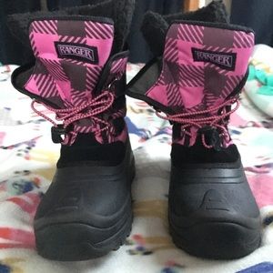 Ranger snow boots